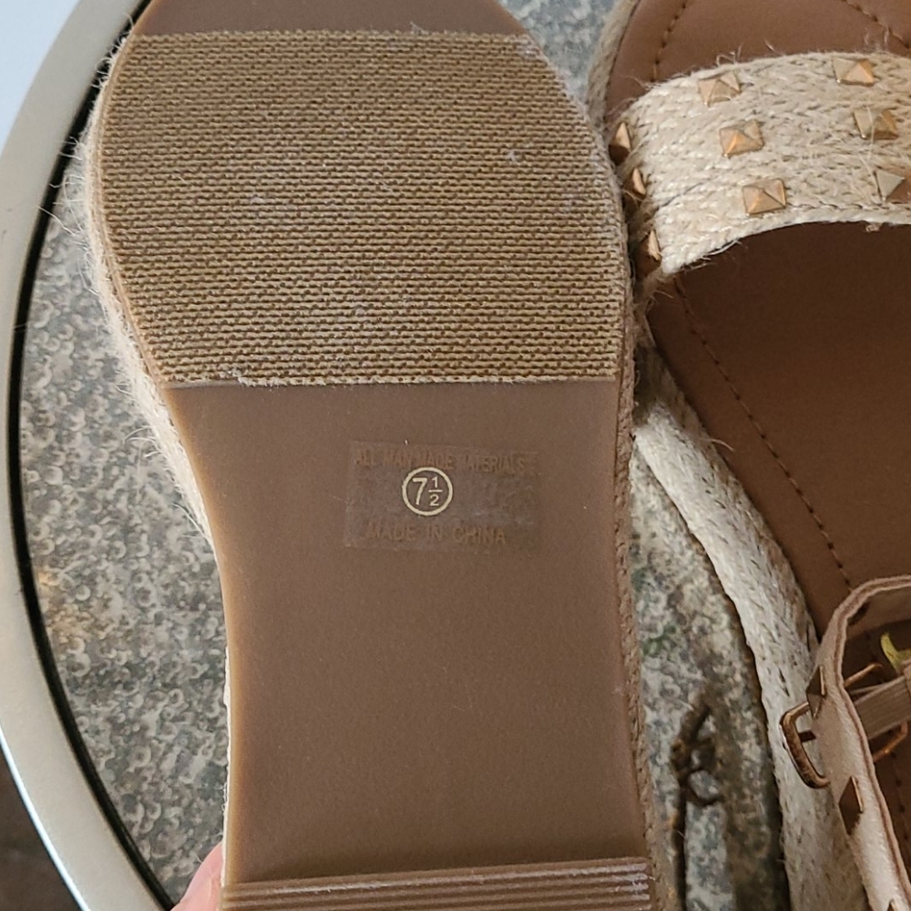 Espadrilles - Picture 4 of 4